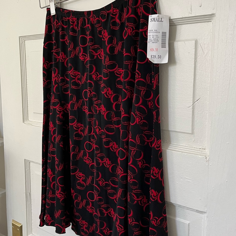 Petite Sophisticate Black and Red Chain Link Skirt